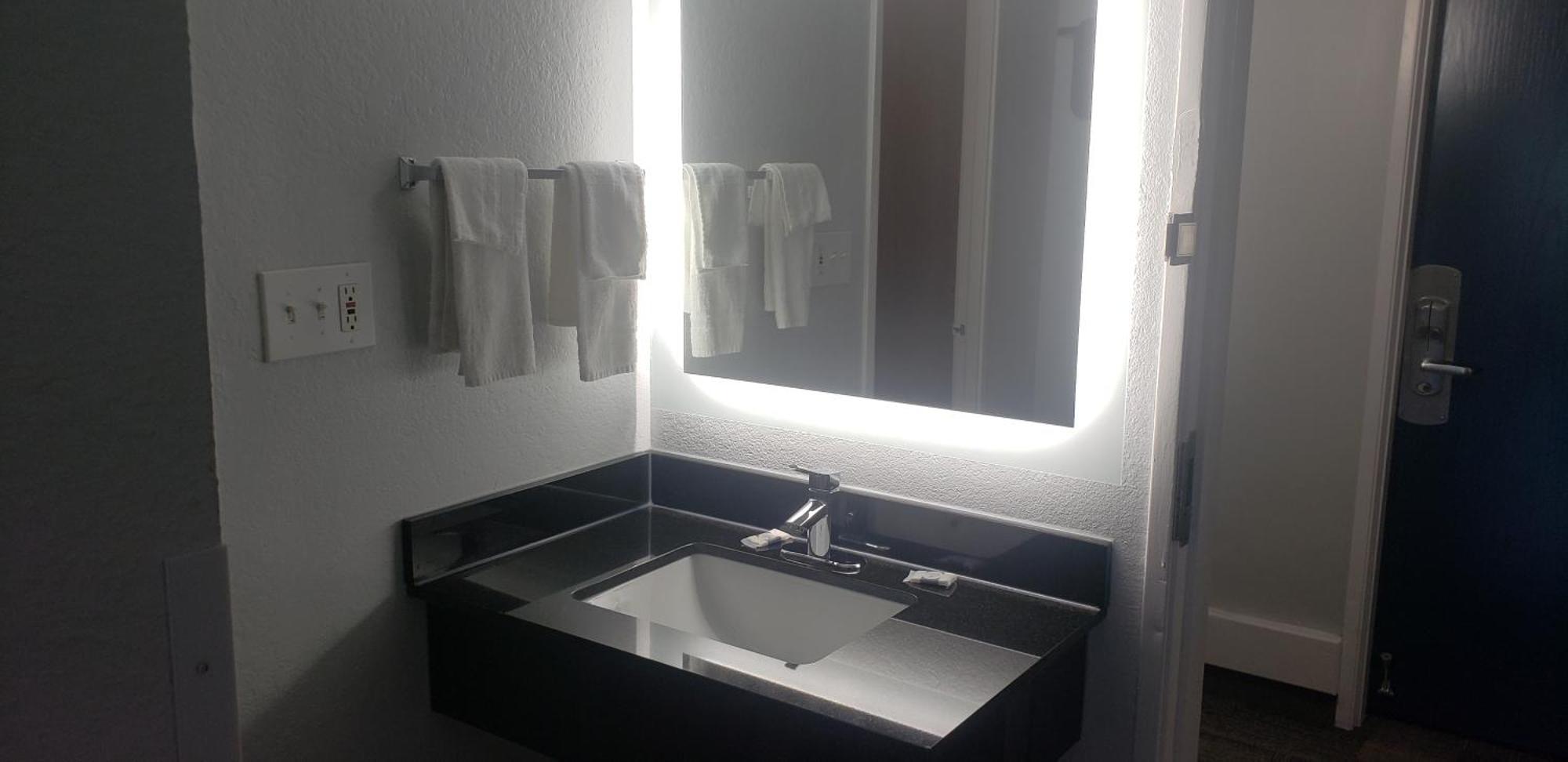 Motel 6 Mobile, Al - Airport Blvd מראה חיצוני תמונה